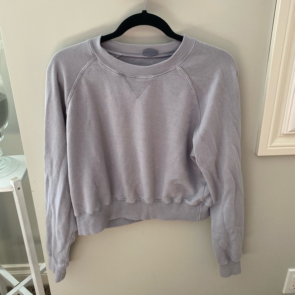 Brandy Melville Cropped Crewneck - Picture 2 of 4